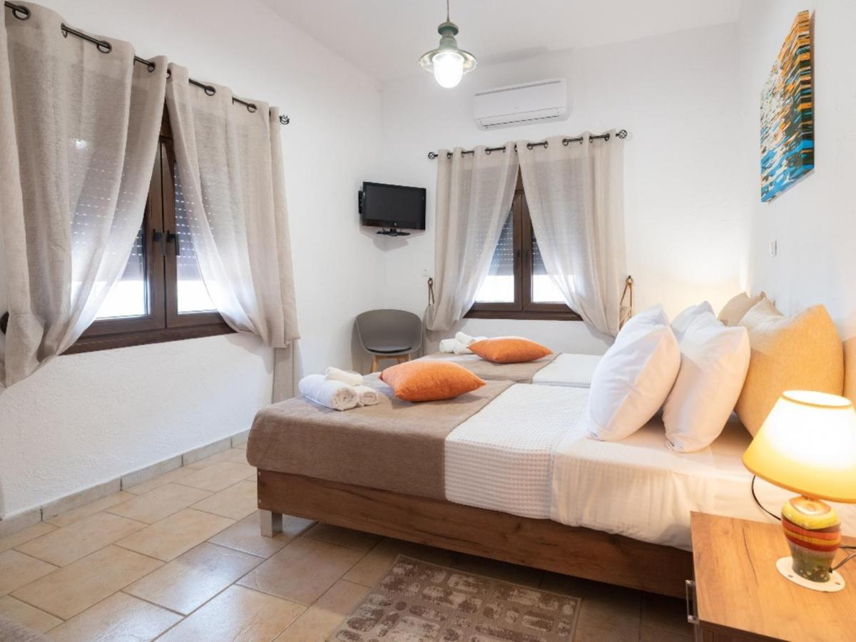 Atalanti Seaside Junior Suites Keratokambos Bagian luar foto