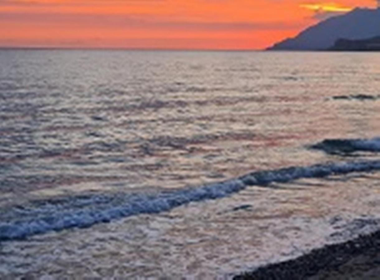 Atalanti Seaside Junior Suites Keratokambos Bagian luar foto