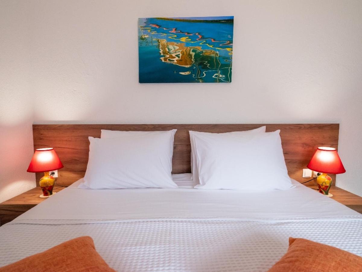 Atalanti Seaside Junior Suites Keratokambos Bagian luar foto